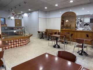 Location Local commercial  Sant martí de tous. Alquiler de un local comercial en pla de sant magí, igualada