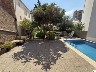 Haus in Poble Sec. Gran casa con jardín y piscina en el corazón del poble sec de ig
