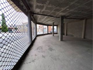 Locale commerciale in Poble Sec. Local cantonero en venta en el parque del xipreret  poble sec