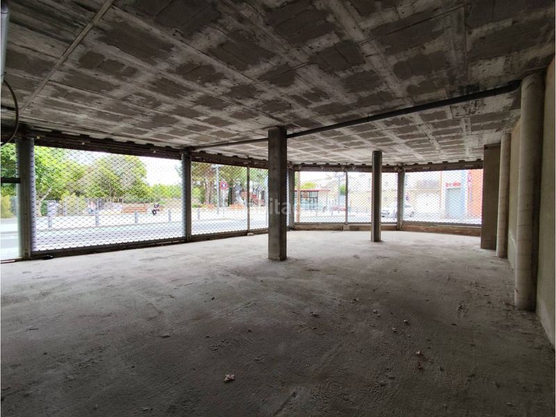 Foto 6c8bc99c-3d93-45d4-aeec-35e5eb8dba94. Local comercial a Poble Sec Igualada