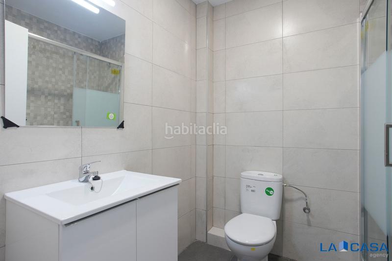 Foto 111d392a-bd85-485b-a6f8-c22da3e5043a. Erdgeschoss in Sants-Badal Barcelona