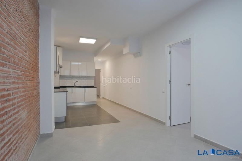 Foto b53b40f1-c304-4ae8-9839-4dc2a2bec513. Erdgeschoss in Sants-Badal Barcelona
