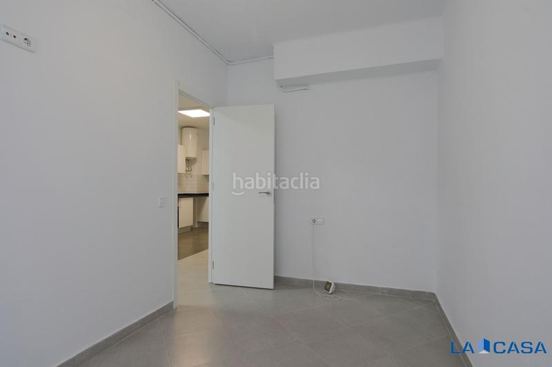 Foto 7796a504-e86b-4a0f-8925-ceea732cc458. Piano terra in Sants-Badal Barcelona