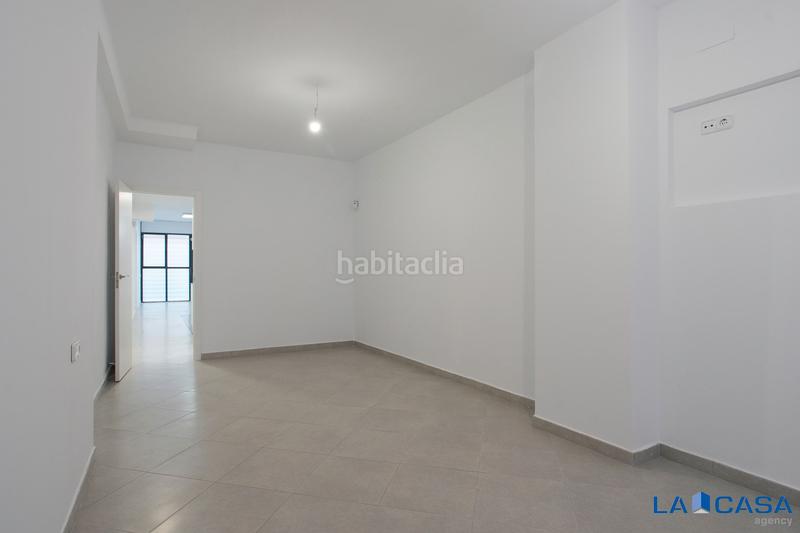 Foto 8a4c1707-9270-4d09-bc5f-3c5068629a9e. Piano terra in Sants-Badal Barcelona