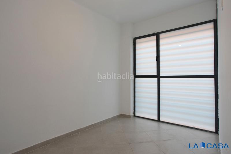 Foto e0f64ba1-0bed-47ea-b7a8-7d46f12af66d. Piano terra in Sants-Badal Barcelona