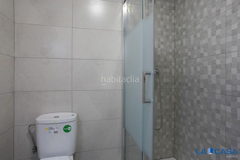 Foto fe879d37-6e4f-4840-a4a9-18586005dd76. Piano terra in Sants-Badal Barcelona