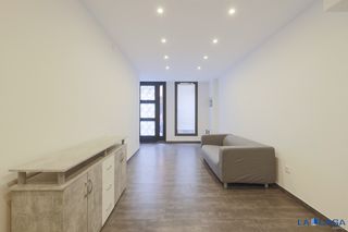 Ground floor  Calle violant d'hongria