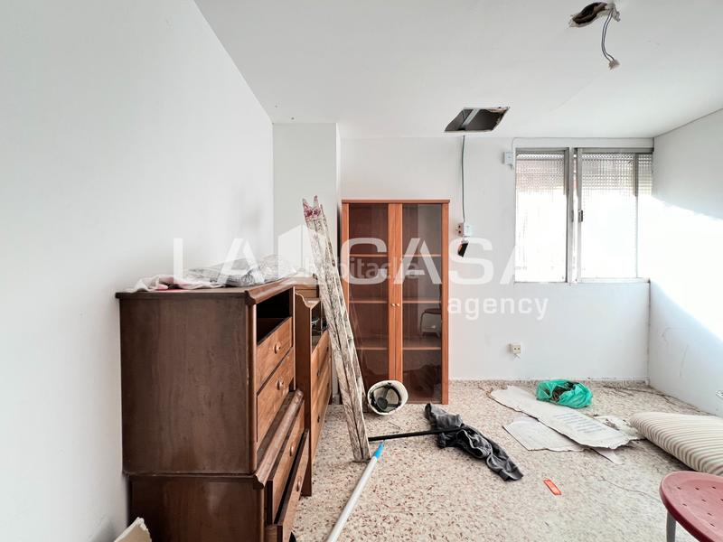 Foto e93c7611-af8d-49b2-8d05-cbb38a1d2528. Geschäftsraum in Llefià Badalona