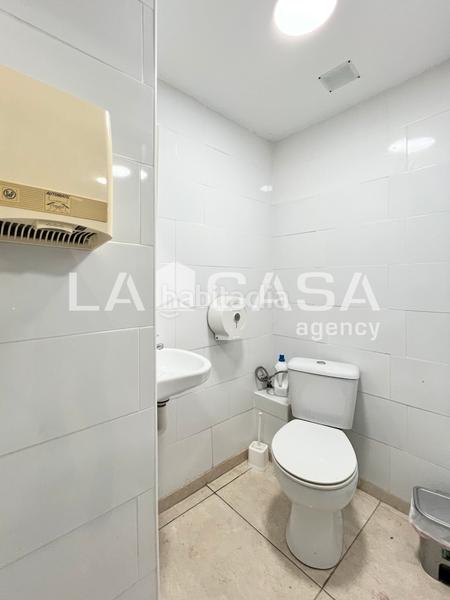 Foto a109a53c-44db-407d-ab84-c3905db12849. Local comercial a Llefià Badalona