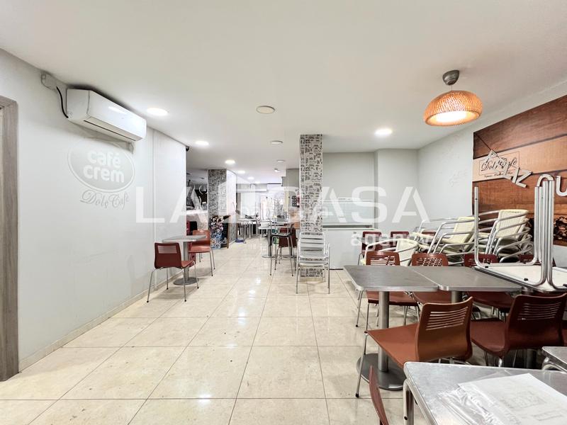 Foto a88b0ea1-36ad-4c2e-a863-0e86e341fc45. Local comercial a Llefià Badalona