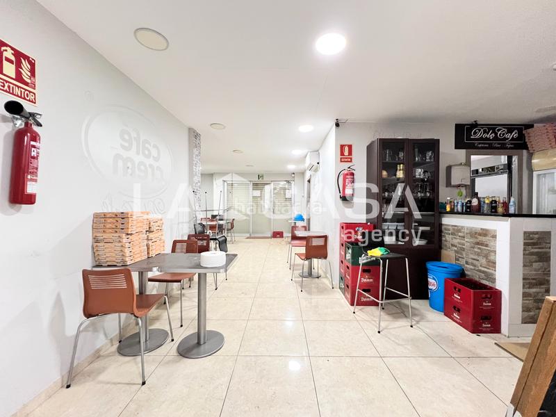 Foto cc6a9926-c95c-4269-a53e-66599f59e300. Local comercial a Llefià Badalona