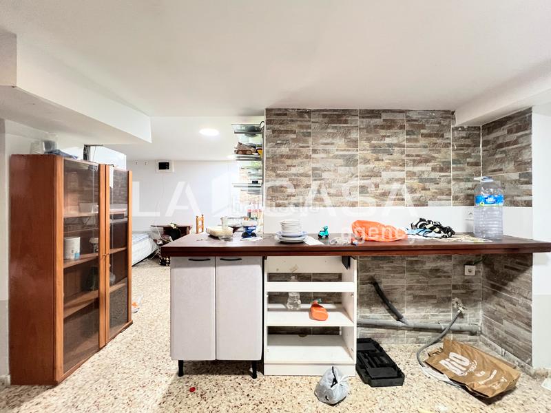 Foto e7fdaba5-ba7a-49f8-a20f-b5cb6e73eb98. Locale commerciale in Llefià Badalona