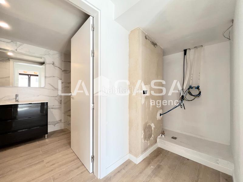 Foto f80a031b-6b69-4169-9dc4-2777def81135. Dachwohnung in Llefià Badalona