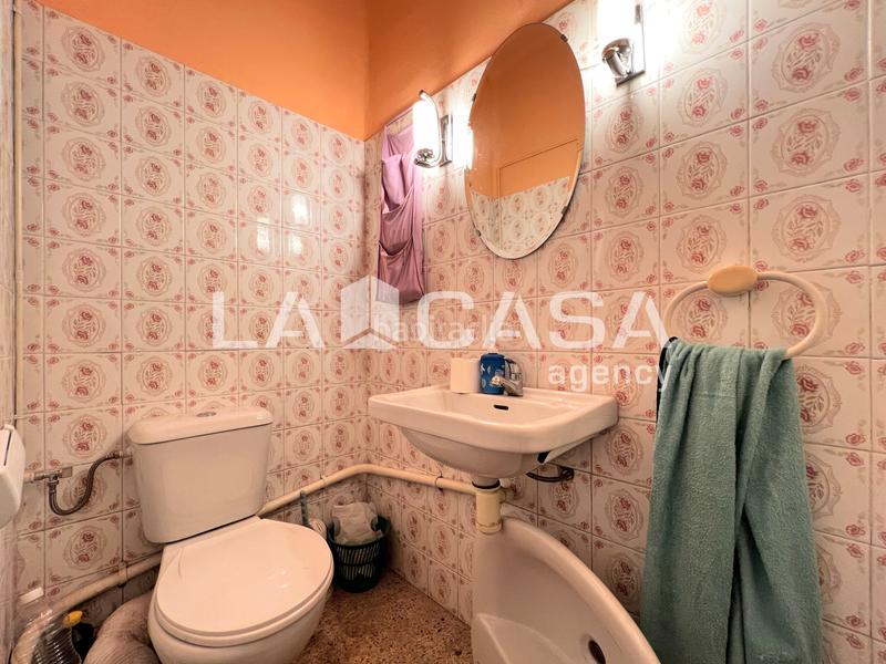 Foto 8a216933-0ff9-4a5f-87db-5663af60d47f. Local comercial a Llefià Badalona