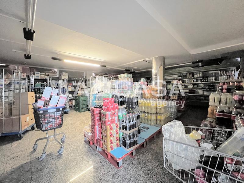 Foto 57c12736-a2d5-4fd2-a3bc-1de02afc7ac7. Local comercial en Llefià Badalona