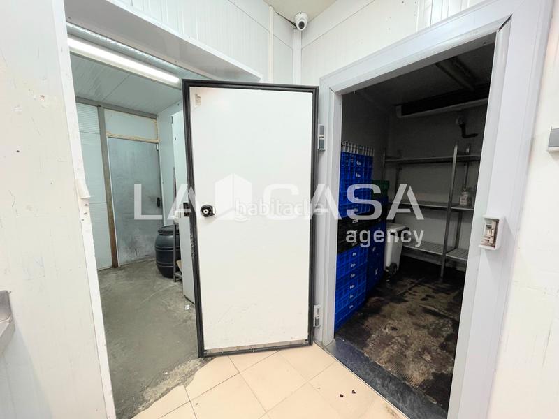 Foto 4de6fde0-27b5-4133-9b71-ed864c6d9a14. Local comercial a La Salut Badalona