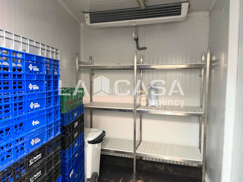 Foto d8e6d030-aa70-4695-ac6b-36e95d0f5814. Local comercial a La Salut Badalona