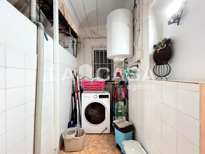 Foto b9f9e085-61f7-4f0b-9ab1-a9e8438c6648. Erdgeschoss in Llefià Badalona