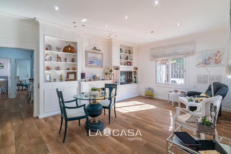 Foto a05b1641-bd98-436f-b3e1-c01ade1a7bb3. Casa amb calefacció aparcament piscina a Lluminetes Castelldefels