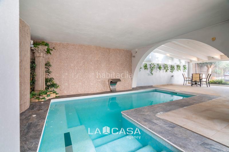 Foto 31b0a63d-f200-42cc-afa0-ee2860f94e8a. House with heating parking pool in Lluminetes Castelldefels