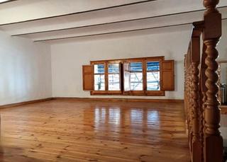 Zweistöckige Wohnung  Carrer de radas