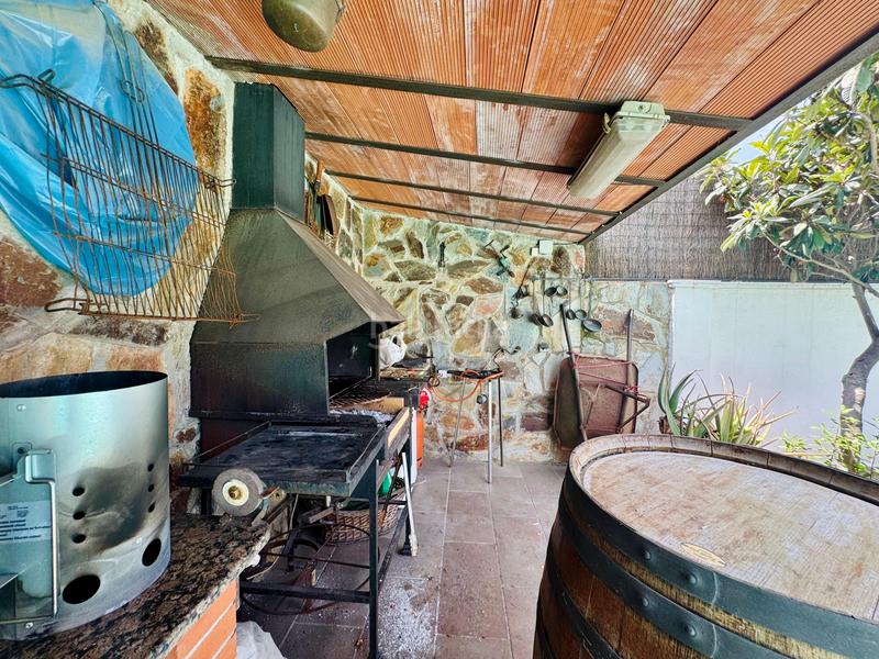 Foto 205b30f1-ef5d-4ea5-a90c-eab07fccb635. Chalet con riscaldamento parcheggio piscina in Ca n´Esteper-Can Gorgs-Can Gorgs II Barberà del Vallès