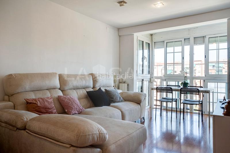 Foto ea7eb2c4-cfec-4ee6-b5b3-698f240c96e1. Appartement dans El Besòs Sant Adrià de Besòs