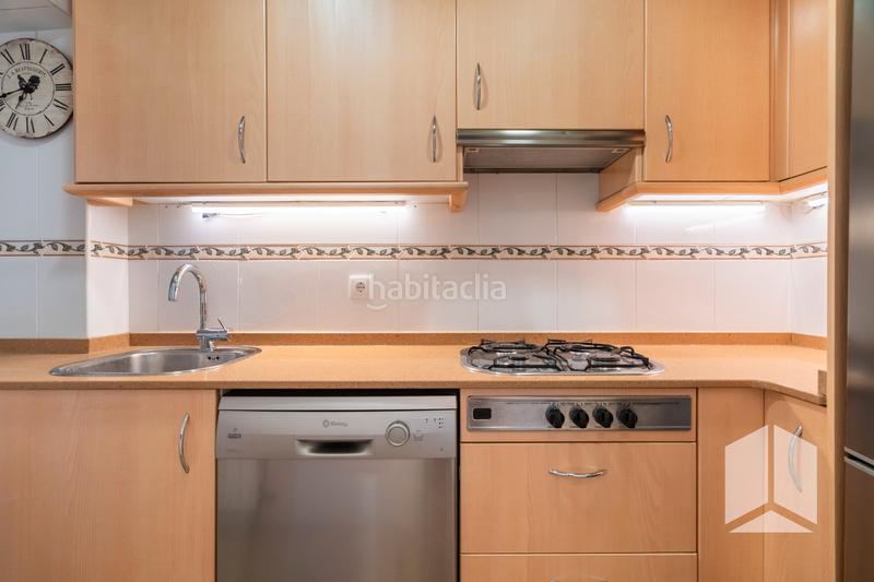 Foto 7348c0a9-c0ca-4e60-a530-93d08ed7d7ce. Appartamento con parcheggio in Mar i Sol Castelldefels