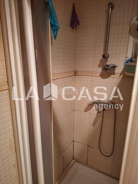 Foto 0c6ba268-1ea5-4cf4-8b9d-7a3167a294f9. Etagenwohnung mit heizung in Centre Santa Coloma de Gramenet