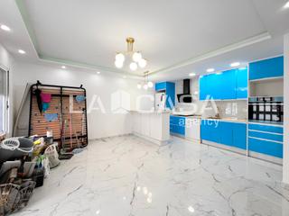 Casa adossada a Llefià
