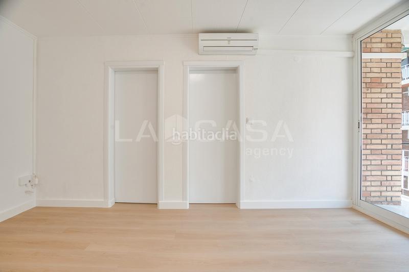Foto c86f12f9-d391-4b42-8c73-a976e9a28610. Piso en Porta Barcelona