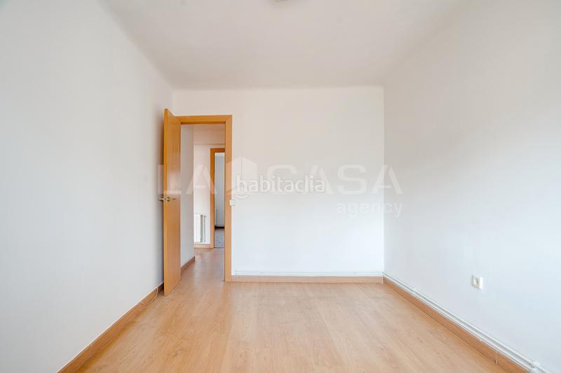 Foto edc06489-d026-4e2d-8719-a391328ea766. Attico con riscaldamento in La Verneda - La Pau Barcelona