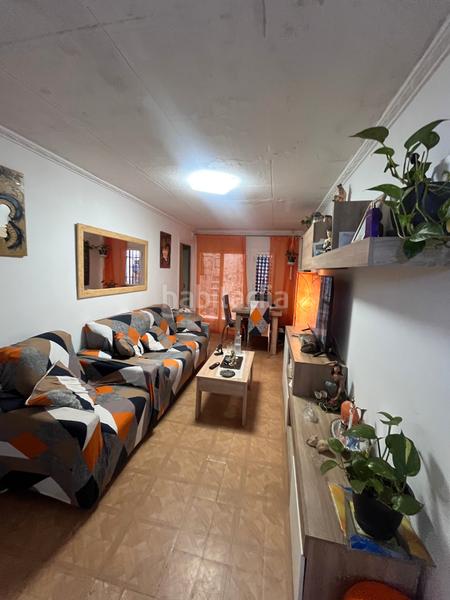 Foto cd2ece76-78e9-473c-b9ae-cd429abc6791. Planta baja en El Raval Santa Coloma de Gramenet
