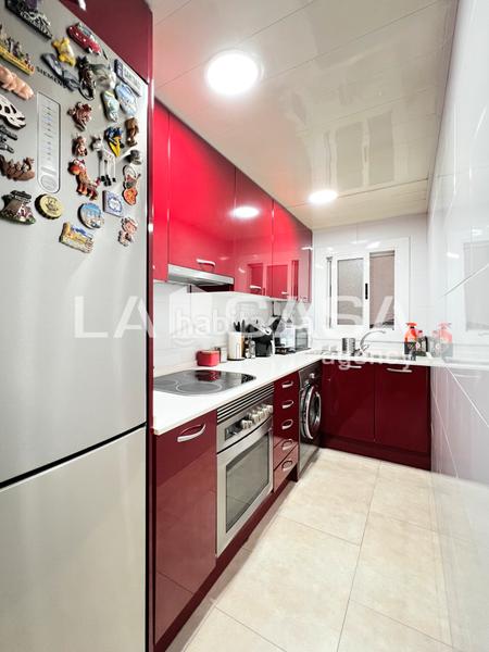 Foto b8b46878-8387-4725-89e0-e466caf8f750. Piso en Artigues Badalona