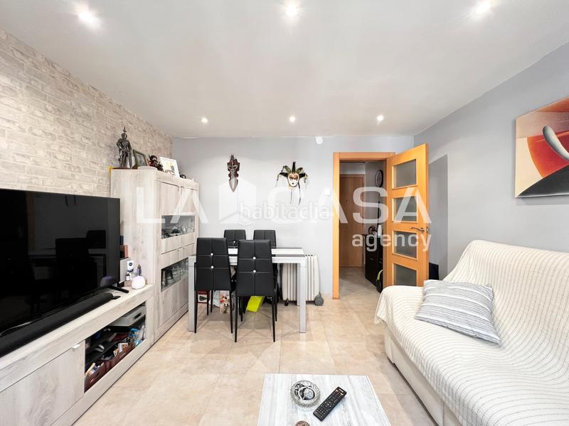Foto ec3e15a7-d01a-4cee-8894-1e5e387a3565. Piso en Artigues Badalona
