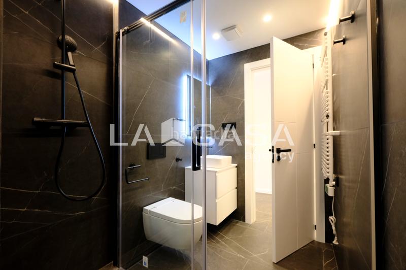 Foto 4d0ca43d-73ca-4109-a1aa-80e9ea848cd8. Pis amb calefacció a Dreta de l´Eixample Barcelona