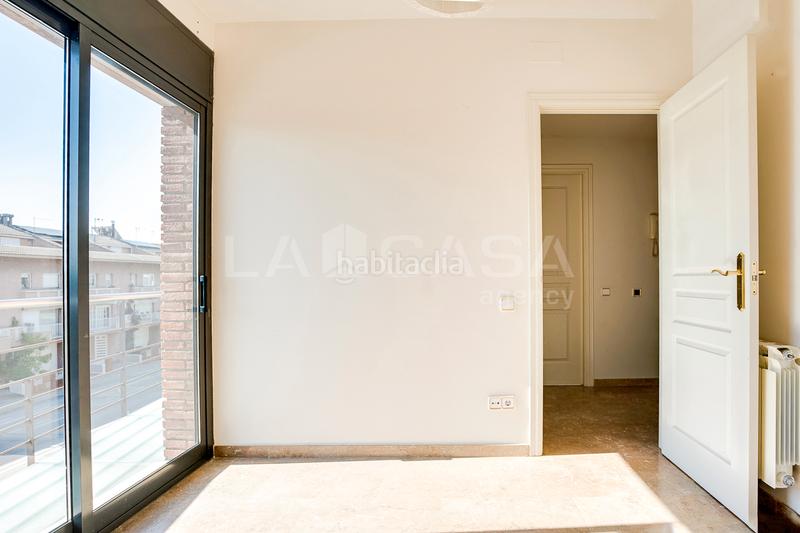 Foto d9cf03f7-d1f3-44cc-9a91-1d94ac739b46. Casa adosada en Font Verda Granollers