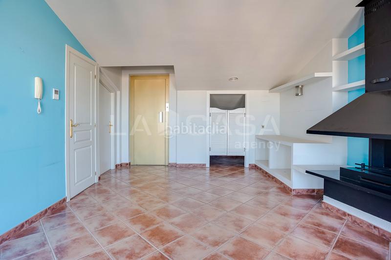 Foto f6eac721-ac15-4328-8200-b97575946cf3. Casa adosada en Font Verda Granollers