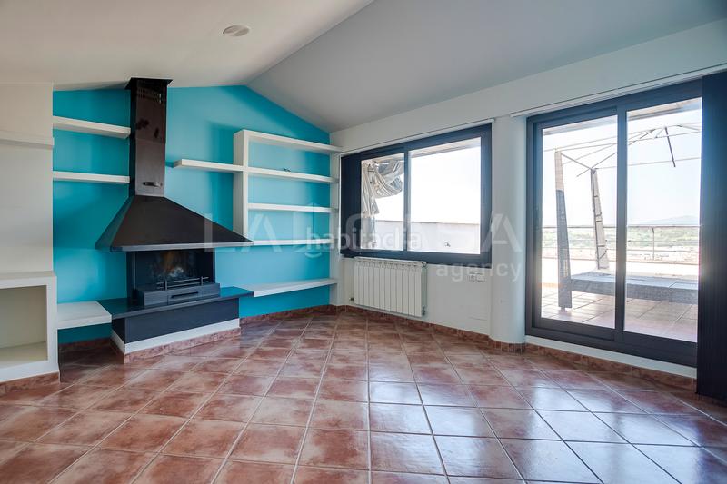 Foto 39d9b0cf-51f0-48e7-8096-ba5f8df898ae. Semi detached house with heating parking in Font Verda Granollers