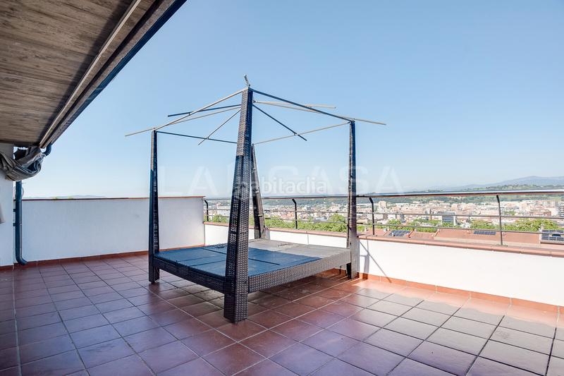 Foto 784367e3-25fb-44b6-b1f7-73dd6c5fe831. Semi detached house with heating parking in Font Verda Granollers