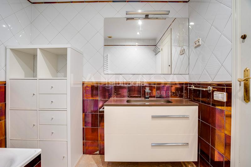 Foto beaed284-c636-437a-bf55-eaa4709639d1. Semi detached house with heating parking in Font Verda Granollers