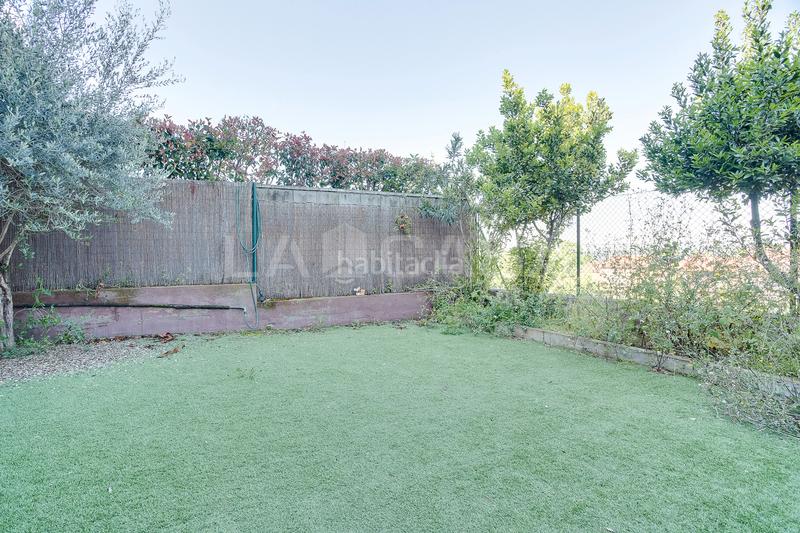 Foto cc53f1a7-00c6-4df0-88ae-0c75b443423e. Semi detached house with heating parking in Font Verda Granollers