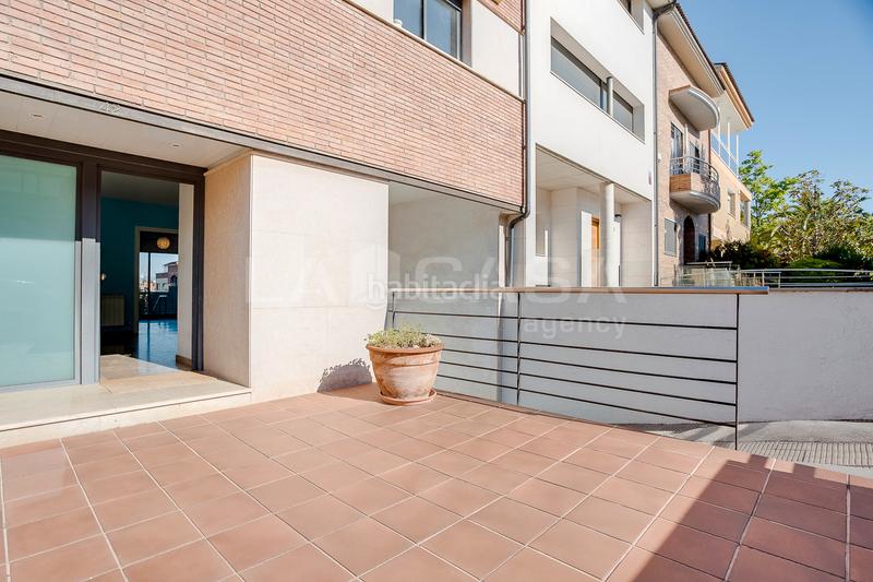 Foto e53c49fb-a10e-479b-a911-be3da61f6d41. Semi detached house with heating parking in Font Verda Granollers