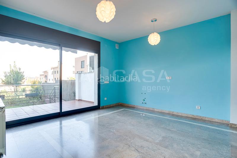 Foto f907e52f-7ebf-44f8-a45c-a77eced93f98. Semi detached house with heating parking in Font Verda Granollers