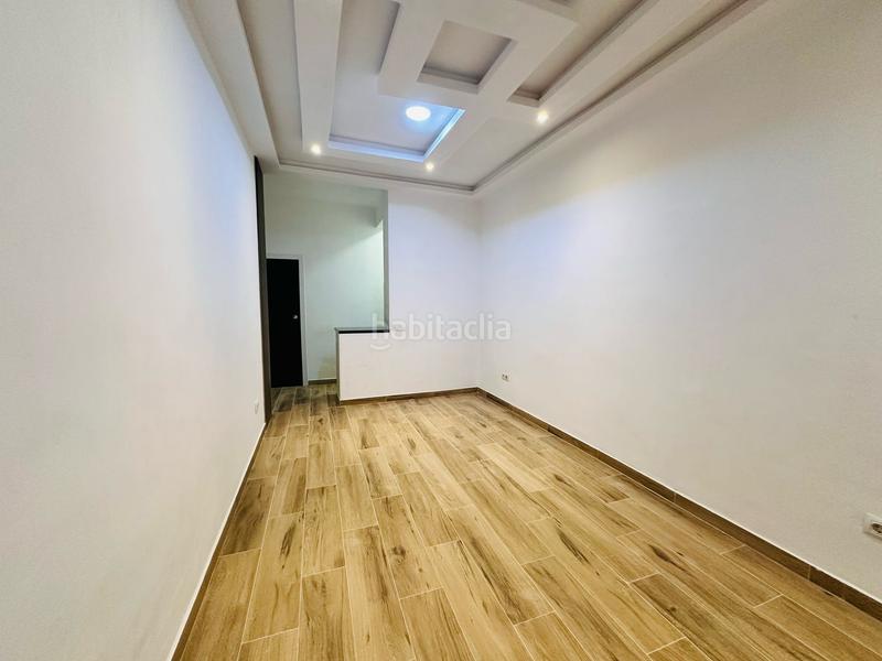 Foto cb2a8b7a-4496-4ada-aa30-51707eceb64d. Local comercial en Carmel Barcelona