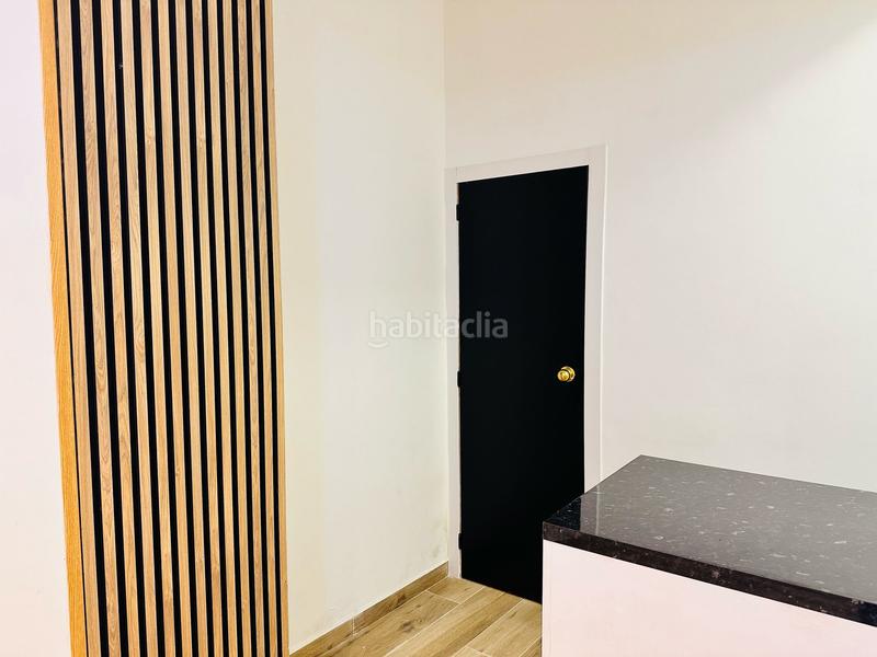 Foto e051a9eb-19cf-4ba9-a36c-852216410f1d. Local comercial en Carmel Barcelona