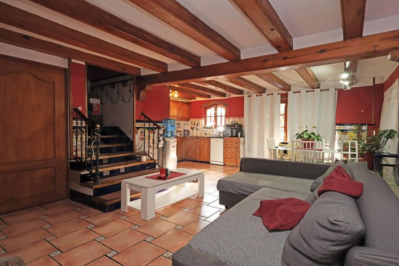 Foto e8a3b758-202a-46eb-a96a-300221ec1f7b. Casa en Can Clota Esplugues de Llobregat