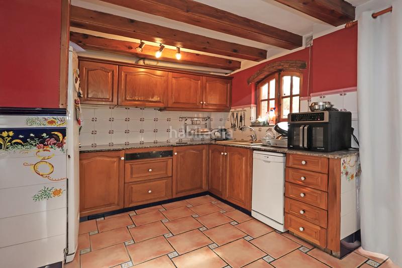 Foto eb85d735-6db4-41a7-b94d-5acc0e312373. House with parking in Can Clota Esplugues de Llobregat