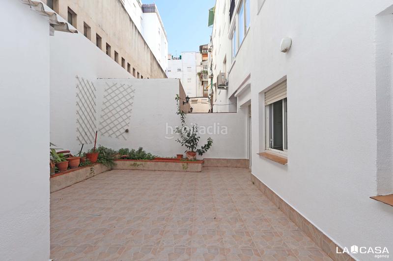 Foto 00eaea79-7143-43c9-93e5-309c39bb732a. Planta baixa a Can Vidalet Esplugues de Llobregat