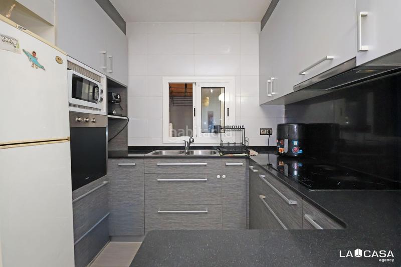 Foto 5bda4e00-4e98-47f9-bfa3-3ff08f7e78e6. Ground floor in Centre-Can Nadal Sant Feliu de Llobregat